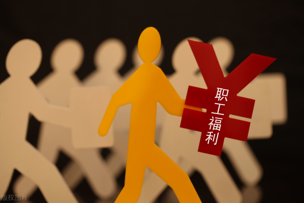 普通海员一月一万多值不值得去,月薪过万的海员在船上一天干什么