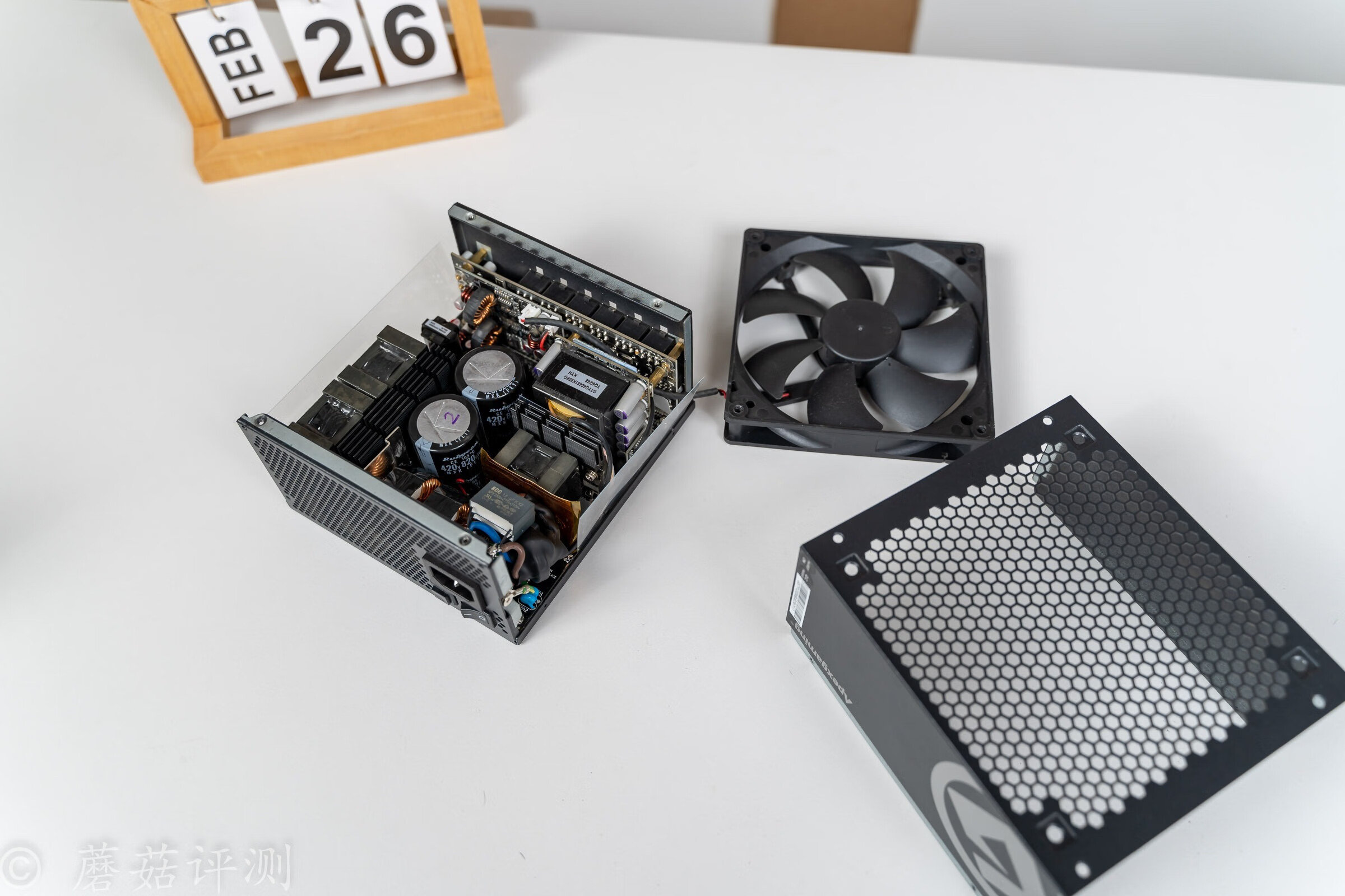 艾湃电竞750w全模组电源安装视频,美商艾湃电竞电源拆解