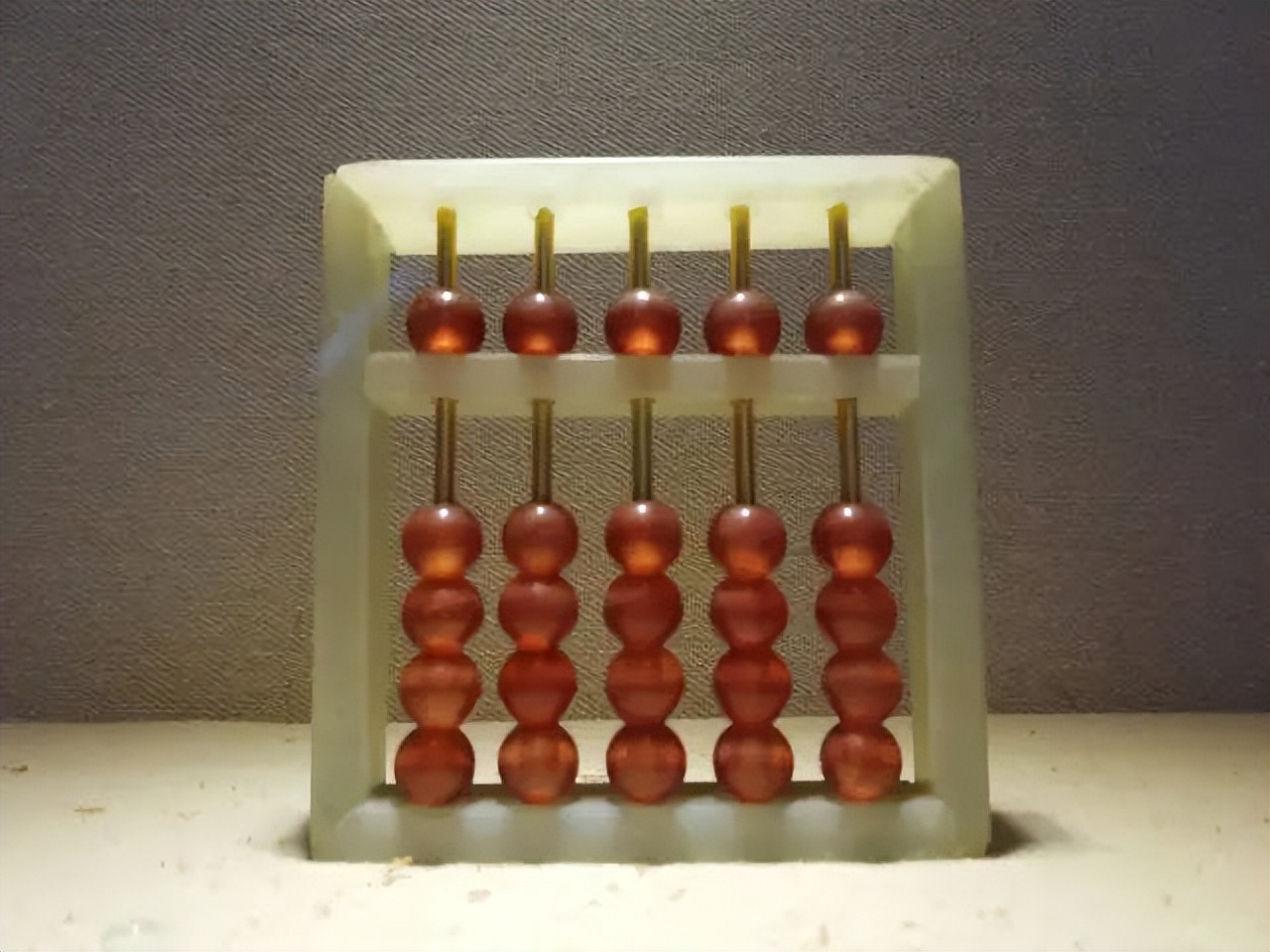 老算盘价值不菲吗,普通老算盘有收藏价值吗