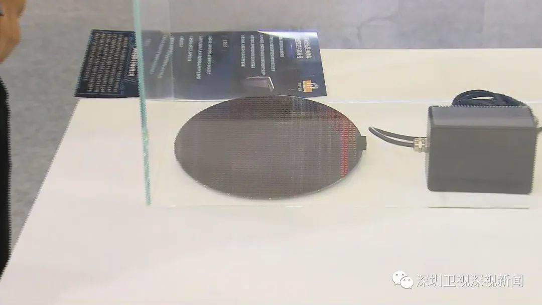 伴宠机器人自动陪玩、迷你胶囊装镜头…硬核“黑科技”产品云集|探营高交会