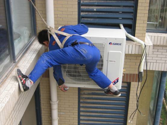 空调高空费按一台收还是按一次收,买空调时说免费安装上门又收费