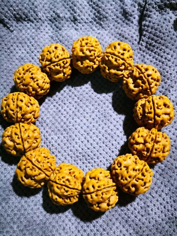 金刚变红和玉化的原因,玩了三年没有玉化的金刚