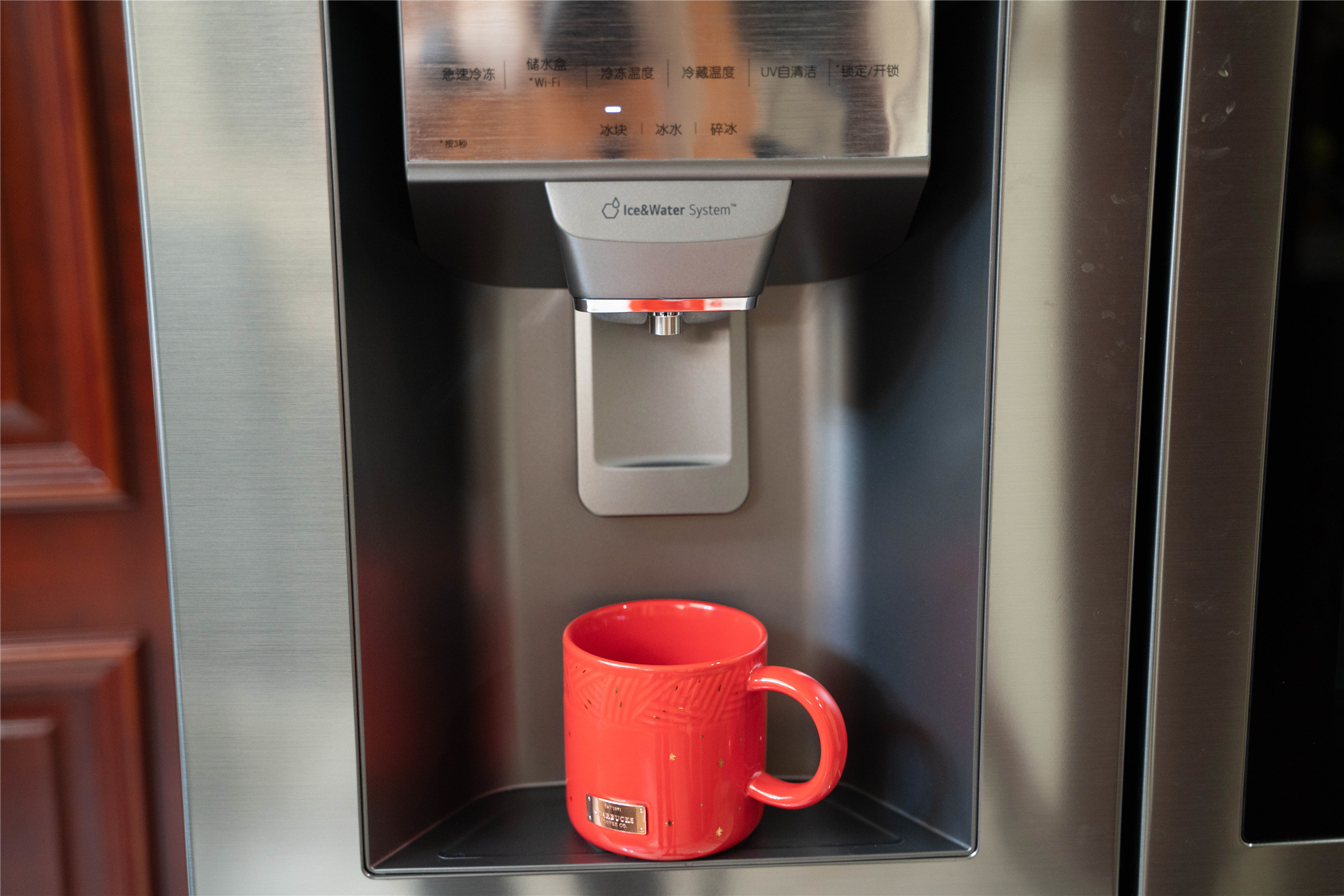 让我恩宠有加的冰箱是啥样的？LG敲一敲制冰冰箱测评体验