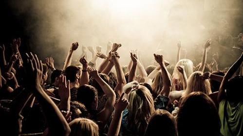 大众媒体下的粉丝群体，应该如何塑造良好的粉丝形象？