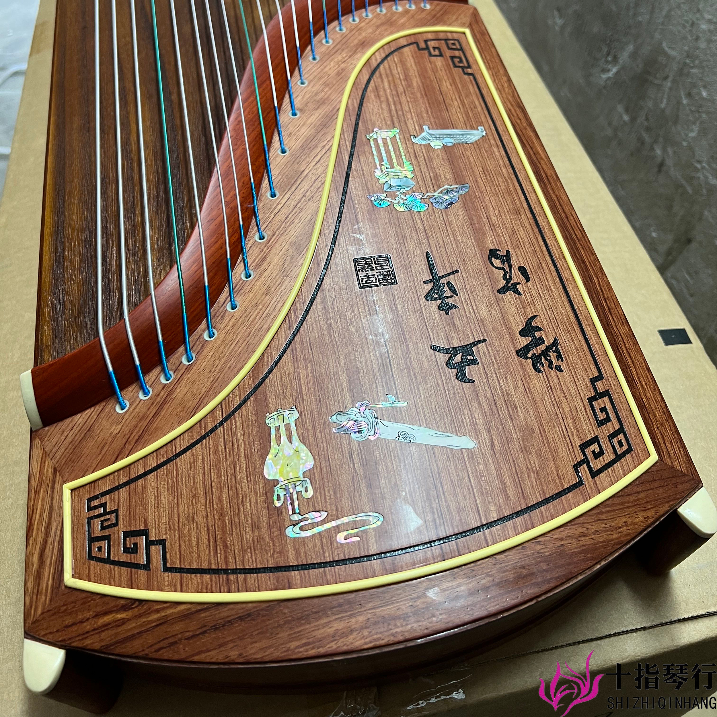 新手学古筝怎么挑琴,零基础学古筝入门买什么样的古筝