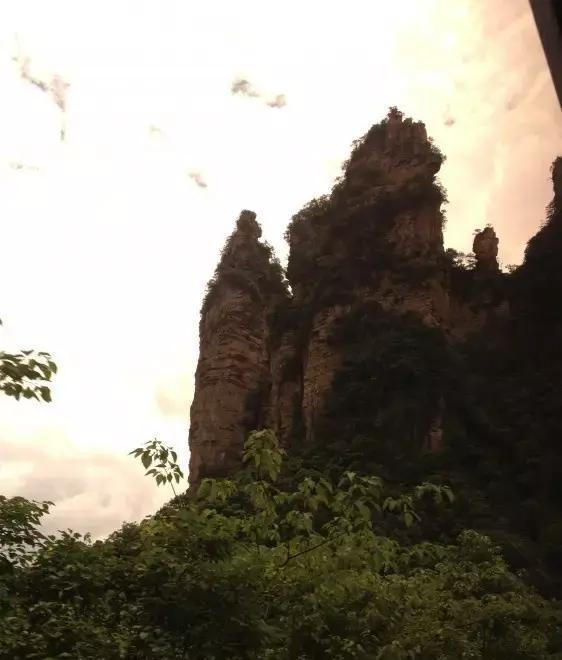 张家界旅游十大特点介绍图片简单,张家界四季图