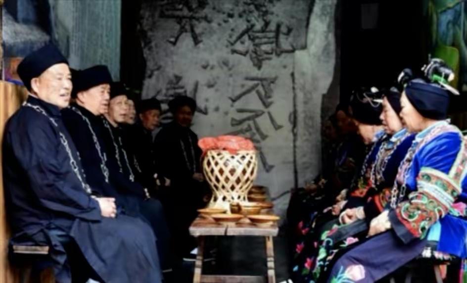 贵州千户苗寨大妈跳舞,贵州千户苗寨真实视频