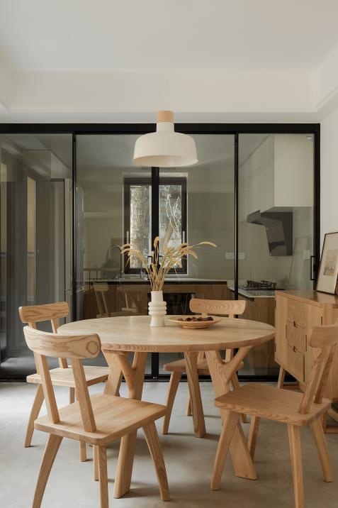 264㎡原木别墅丨满墙大书柜丨让自然的风带来家的宁静