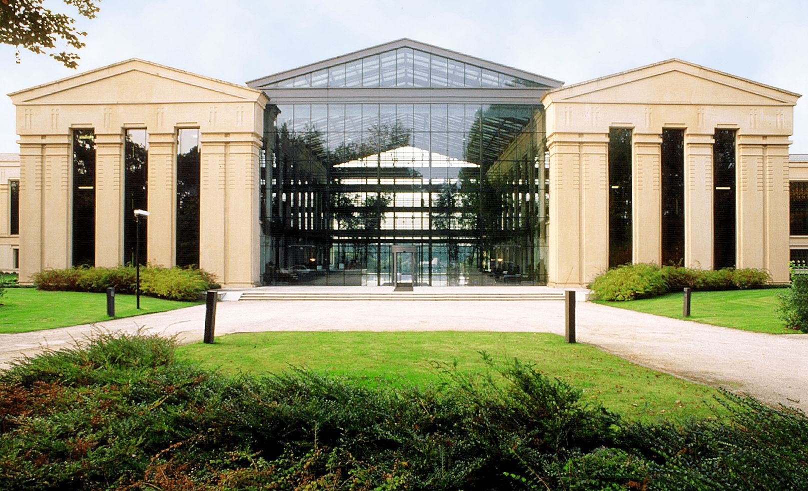 市值是工行2倍的俄罗斯最大银行，目前在欧洲业务受到多大影响？