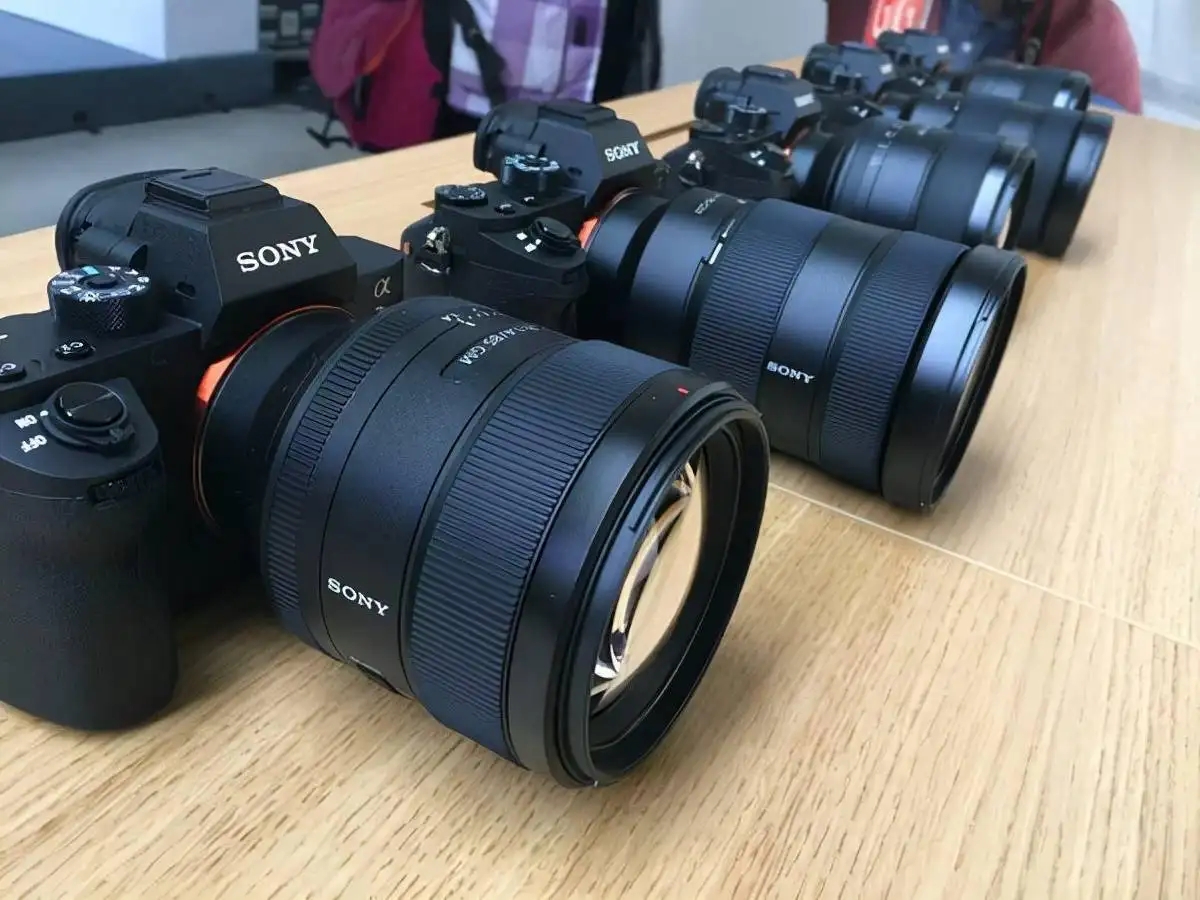 索尼富士佳能哪个品牌更适合新手,松下和富士微单价格是多少