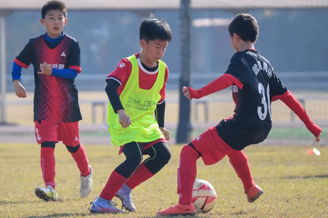 青训|中国克劳奇变身孩子王，“学在武昌”探索体教融合新模式