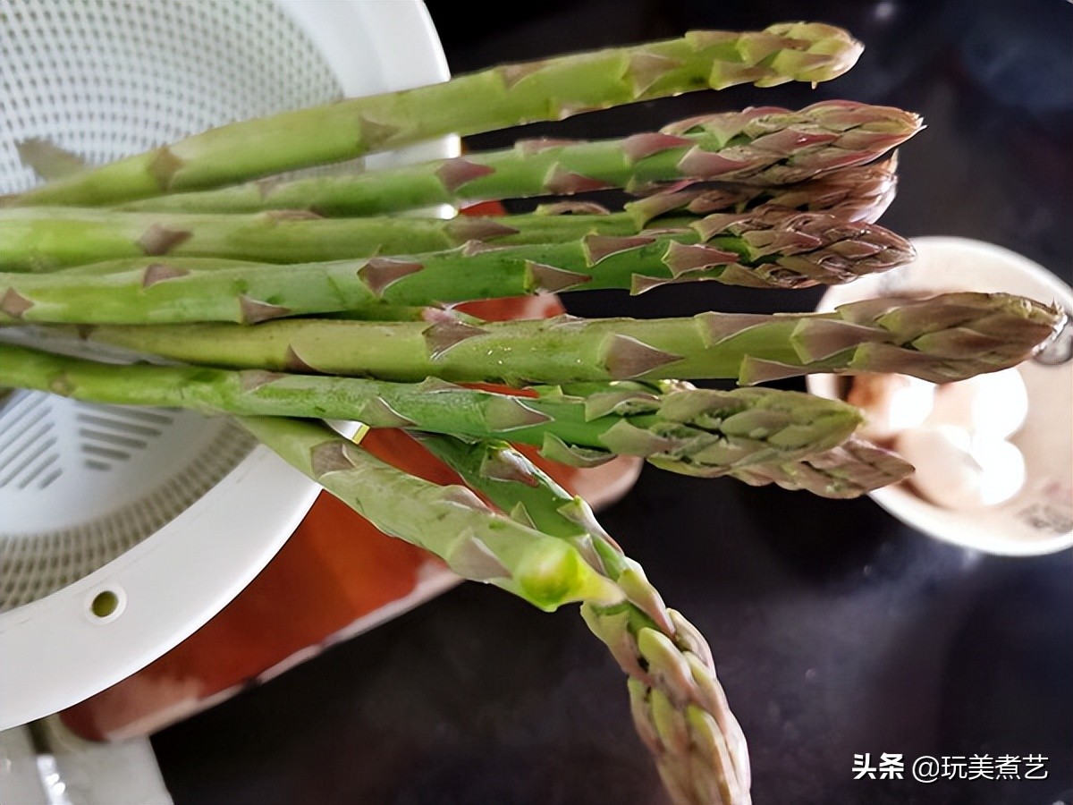 白灼芦笋酱汁怎么调,白灼芦笋怎么做好吃又简单