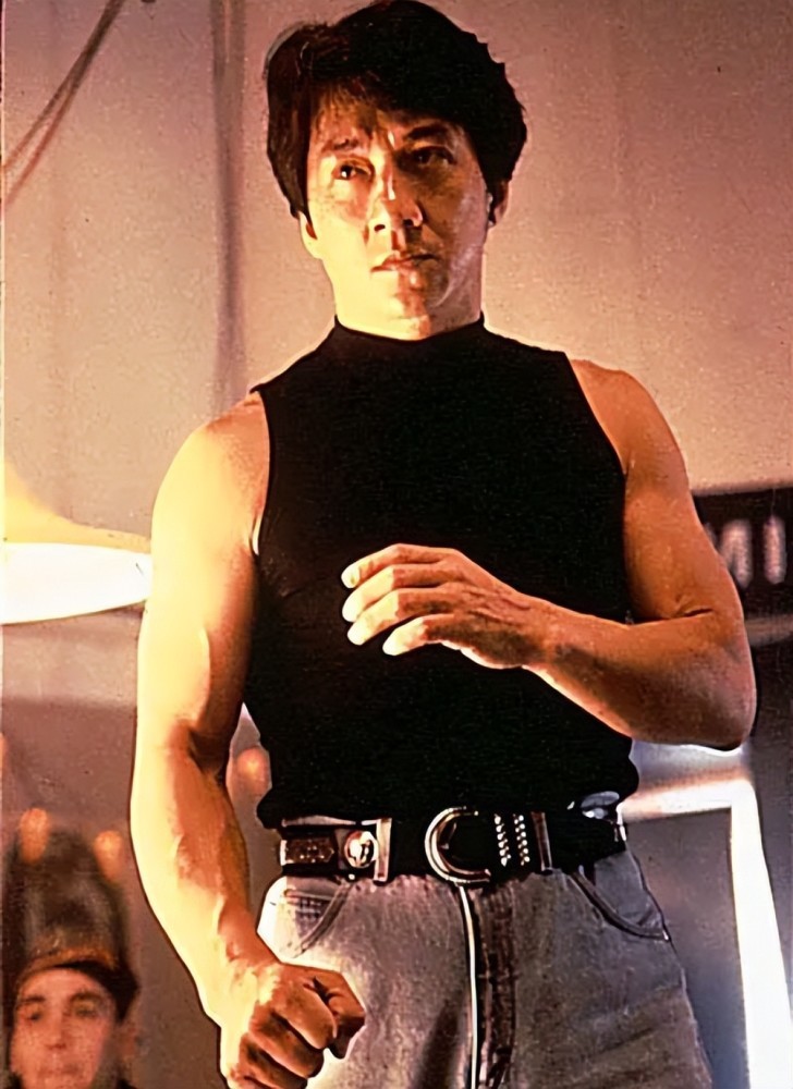 成龙惊天一跳震惊国外视频,成龙惊天一跳吓坏好莱坞