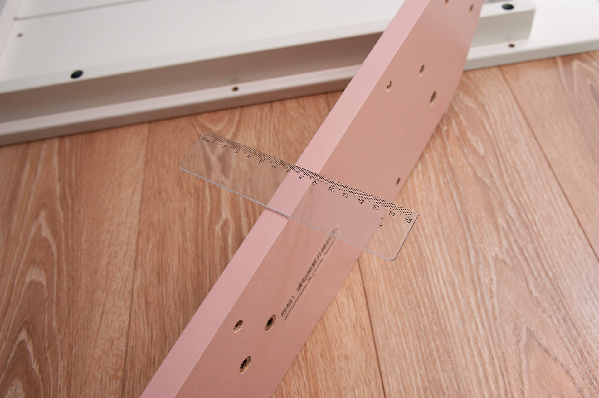 黑白调儿童桌椅——星空号评测帮助孩子养成良好坐姿习惯