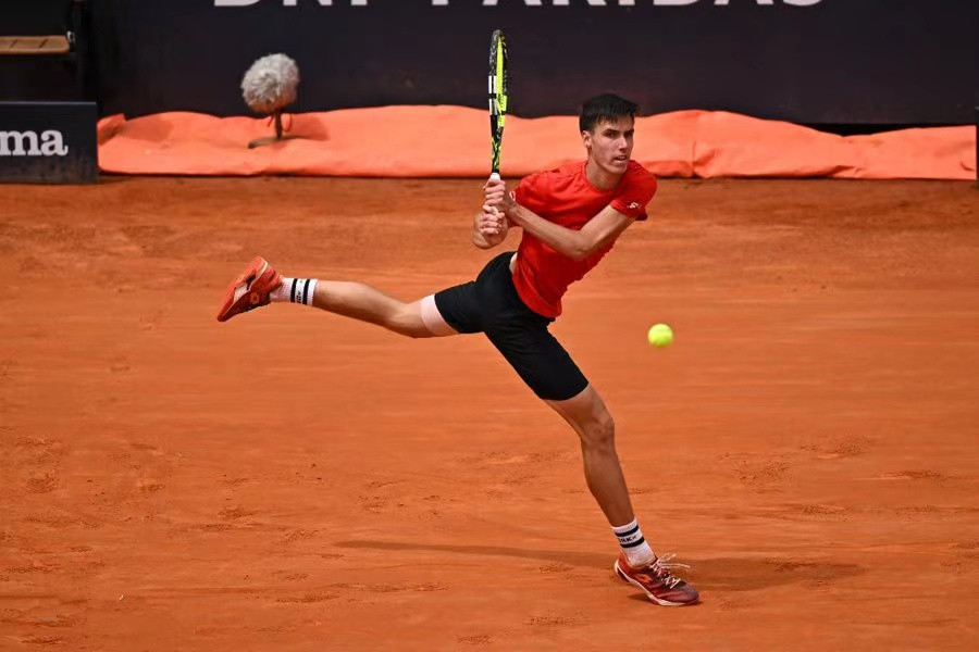 神奇规律再现，凡大赛资格赛首轮输给商竣程者，必有重大突破