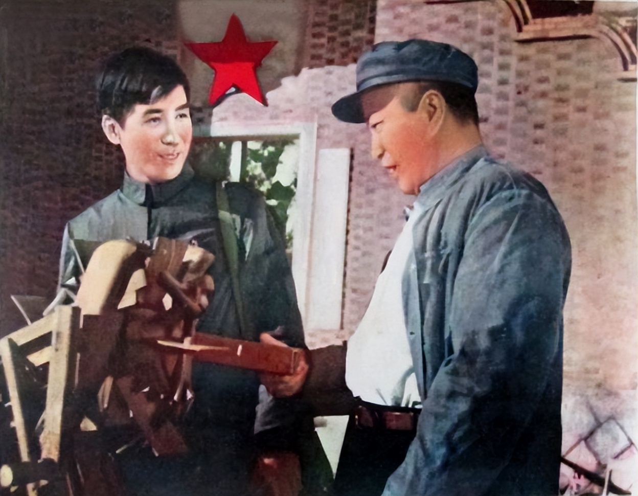 昔日男星康泰才华横溢心地善良人见人爱的银幕帅哥一生太不容易了