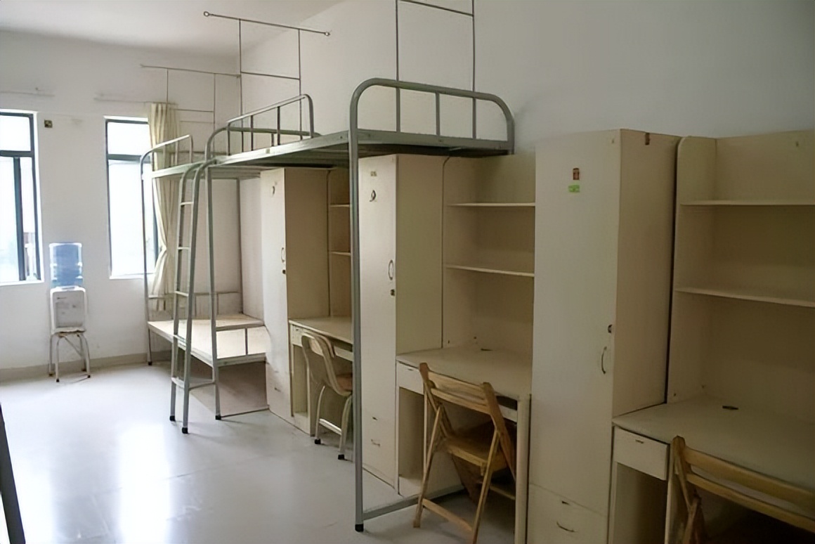 五十三度橙宿舍,五十三度橙教务