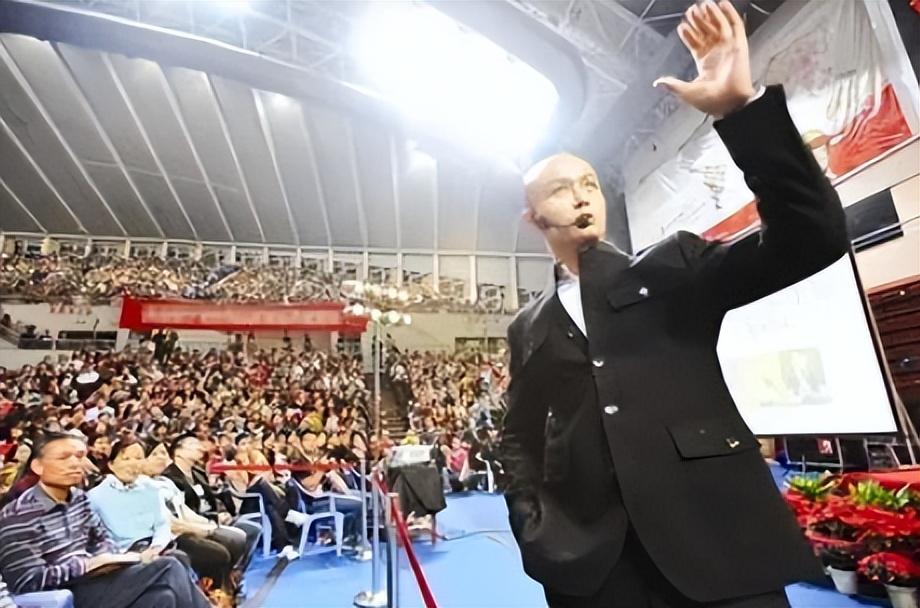 孟非和乐嘉为什么都是光头啊,乐嘉与孟非发生了什么