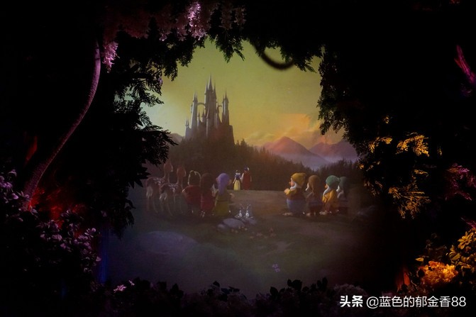 周末白相里的一张床、一群朋友、暴走于迪士尼乐园