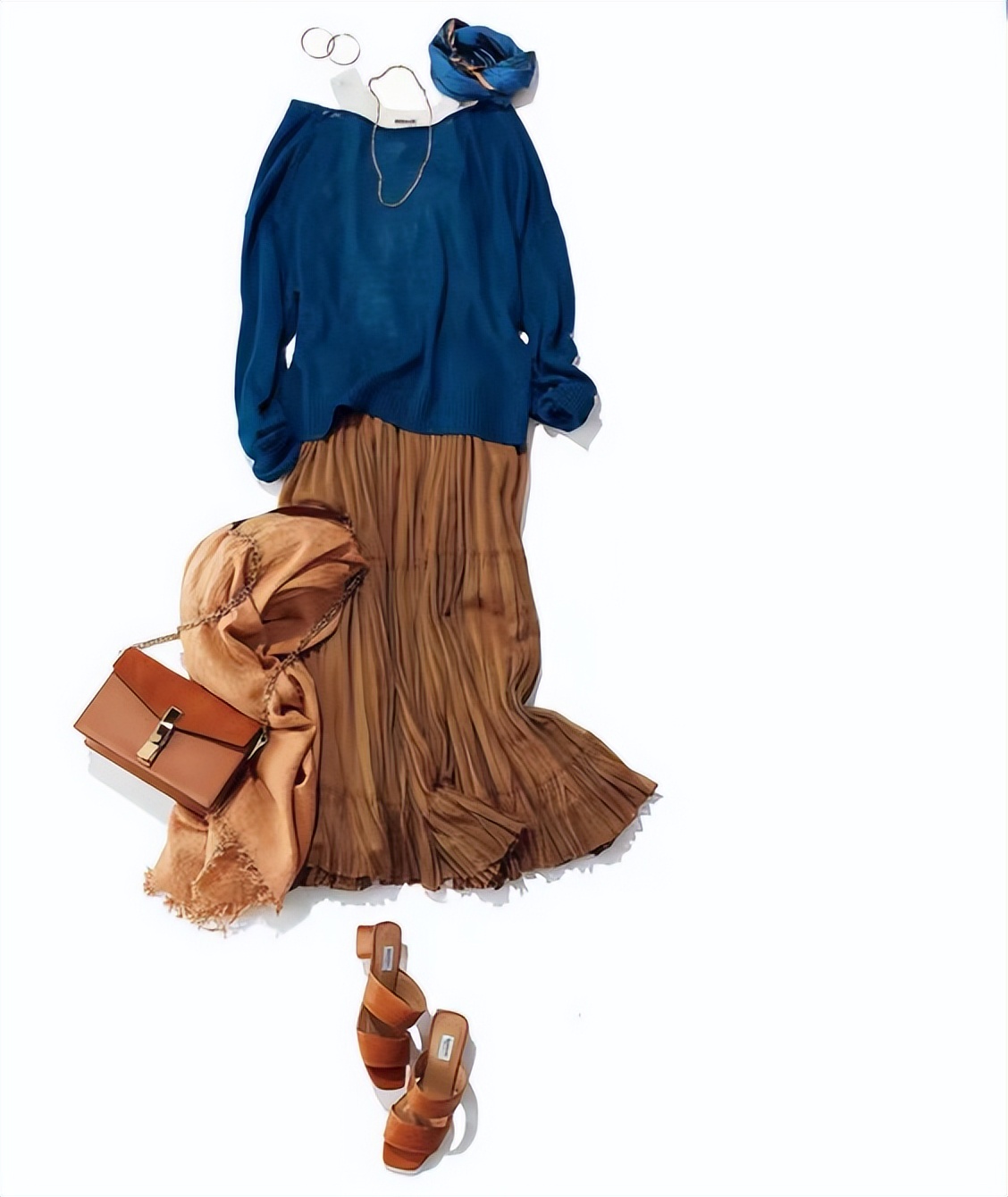 夏天穿蓝色永不过时的高级感,什么颜色适合夏天穿蓝色