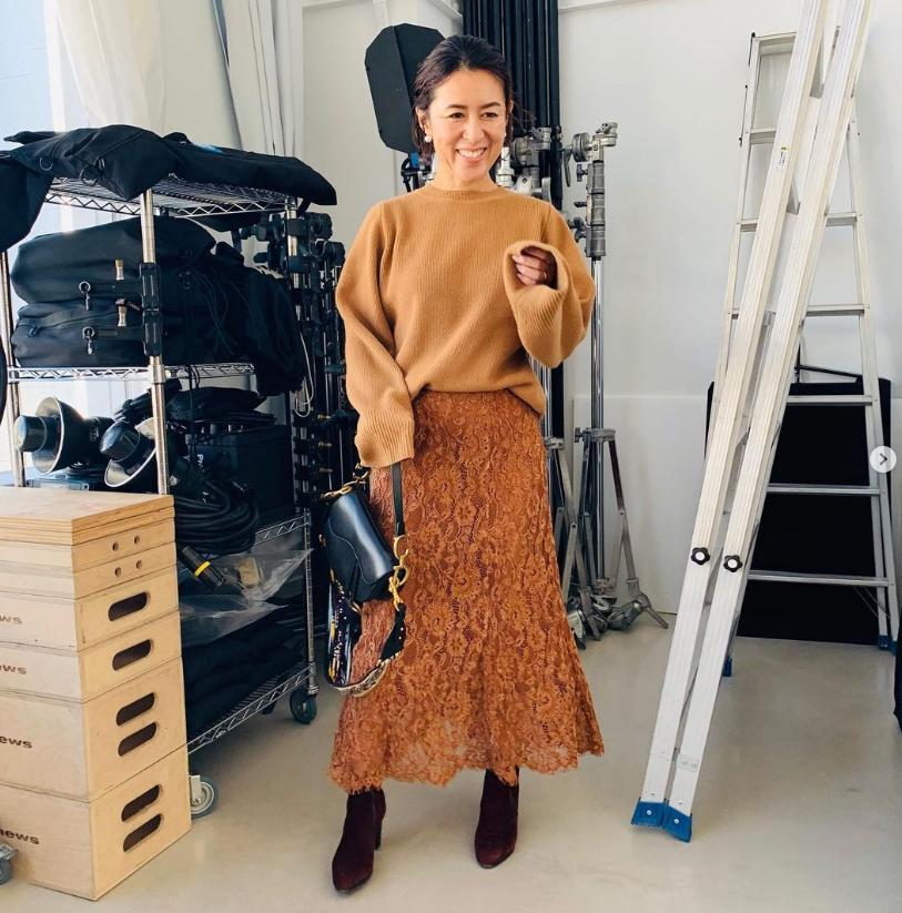 不贴头皮的扎发教程,教你头发不贴头皮