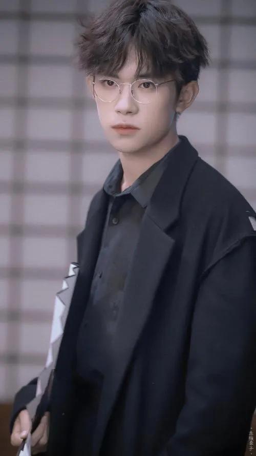 易烊千玺谦逊视频,易烊千玺的低调