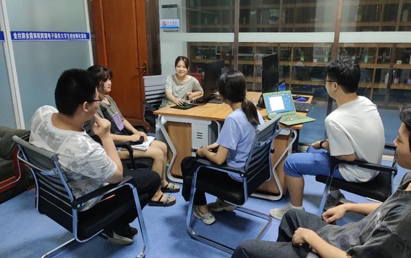 这所以“信息”命名的大学，确实值得拥有！