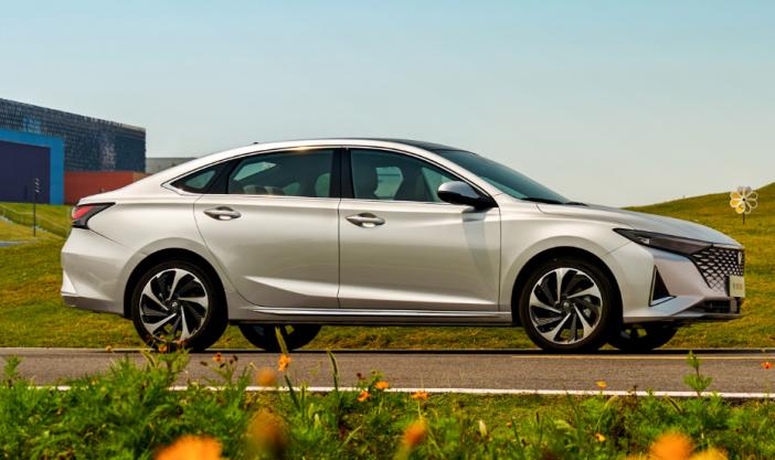 长安锐程plus与吉利星瑞对比,长安锐程plus2023款对比吉利星瑞