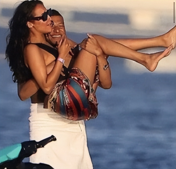 姆巴佩最新恋情,姆巴佩绯闻女友是谁啊