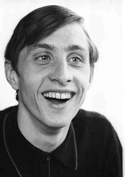 足球教父克鲁伊夫传奇一生,足球教父克鲁伊夫纪录片