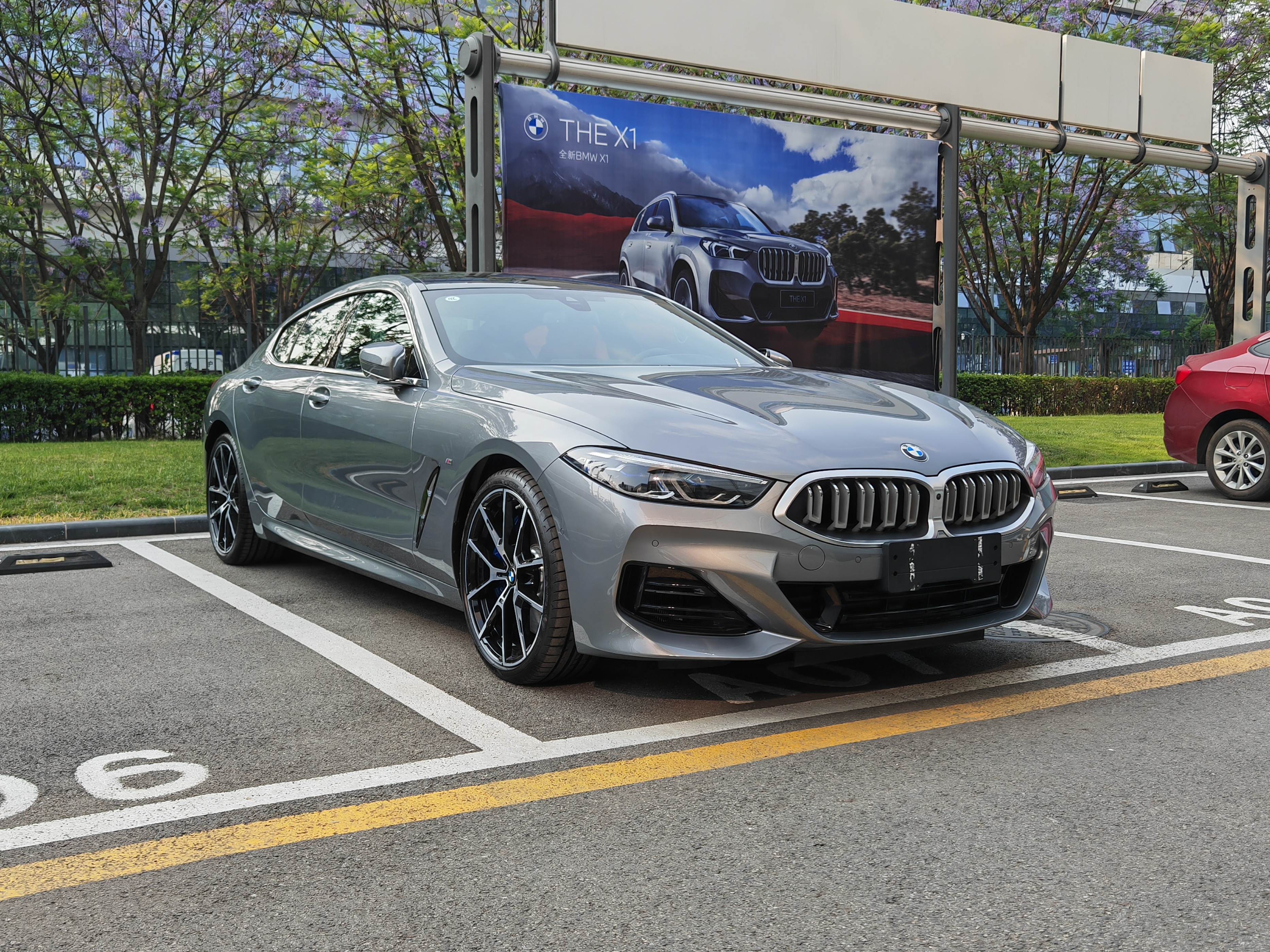 宝马8系四门破百,百万四门宝马8系新款黑色顶配