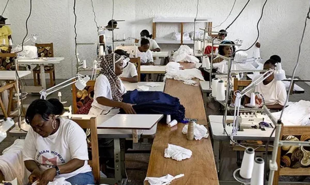 中国旧衣服被非洲人哄抢，一天卖掉20万！女式内衣最受当地人欢迎