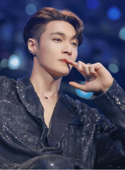 归国四子鹿晗关晓彤,鹿晗带关晓彤录五哈是哪一期