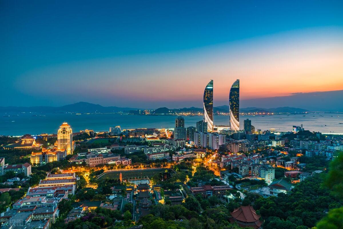 侯老师讲解当下市场行情,坚持做好市场行情分析