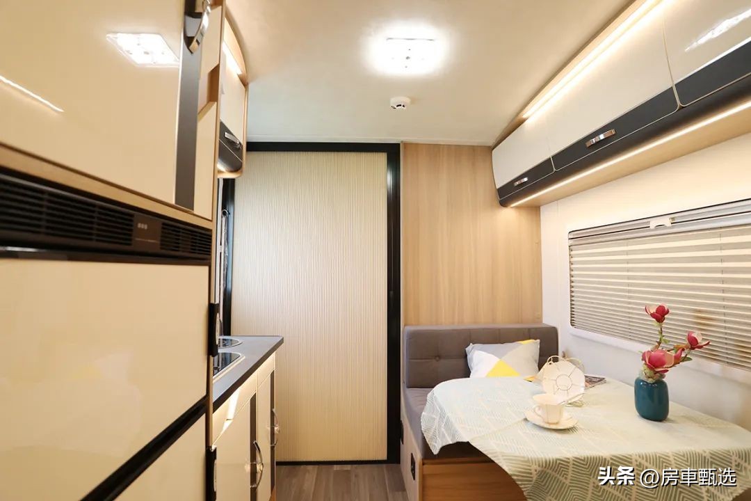 豪华型干湿分离房车,爱旅490拖挂房车价格