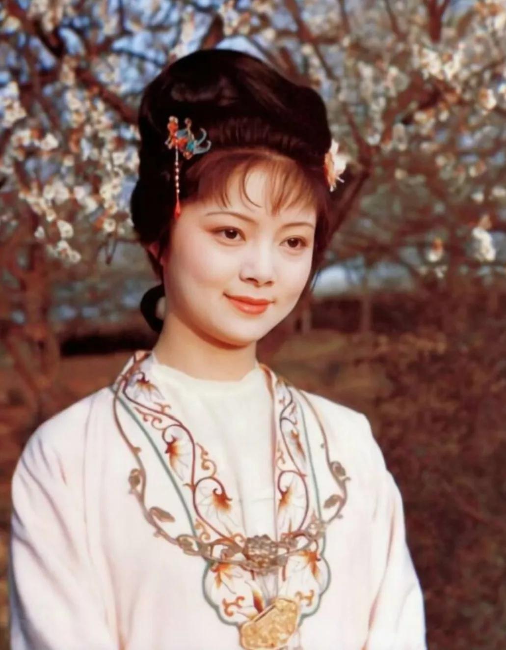 红楼梦经典嘲讽名句,红楼梦唐多令咏絮解析