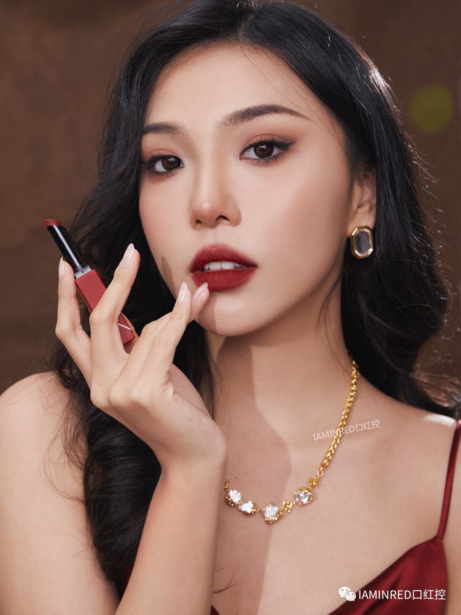 nars持色雾感细管唇膏101试色,nars细管哑光唇膏133真实试色