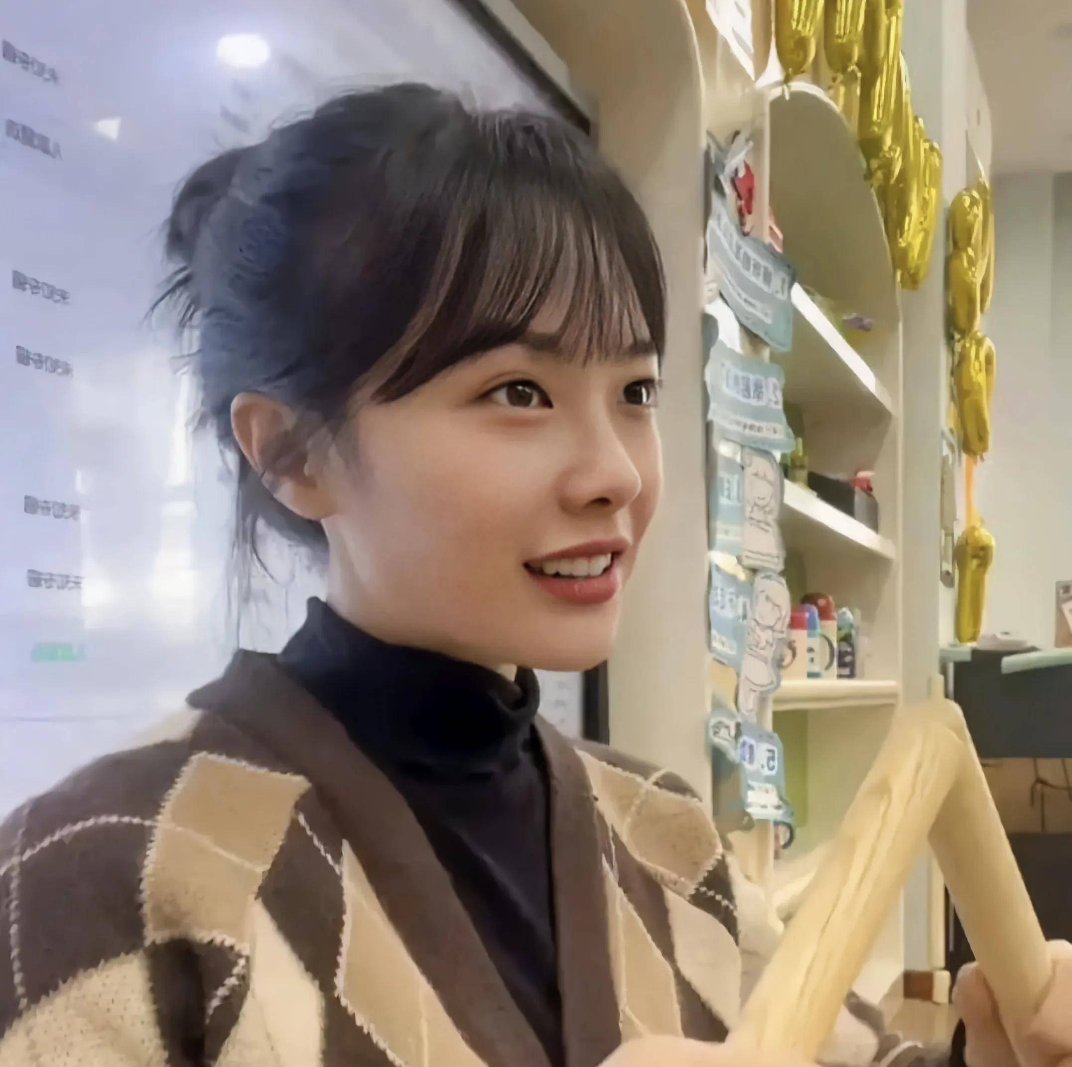 挖呀挖黄老师为什么走红,挖呀挖黄老师为啥会火