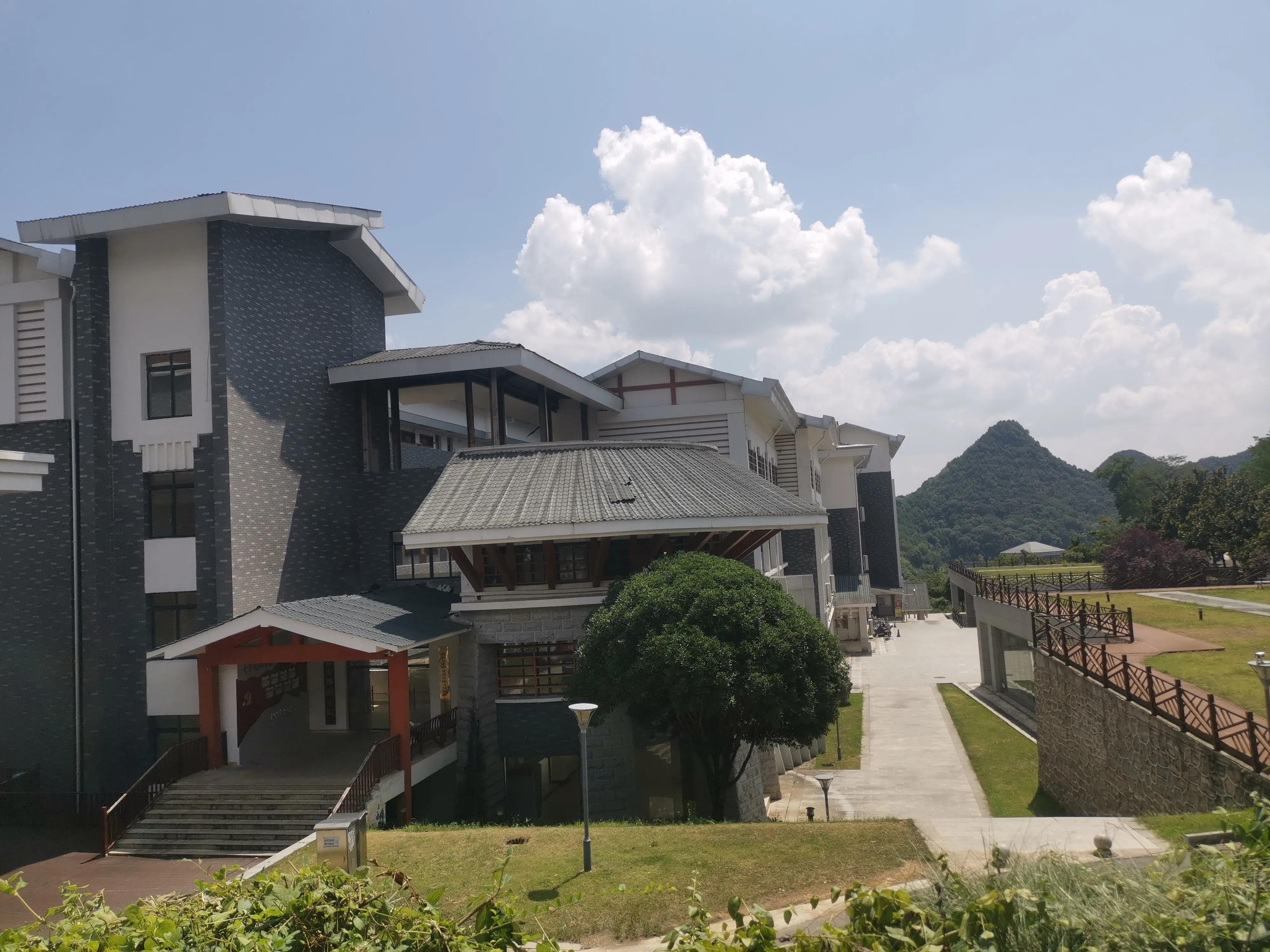 贵州民族大学独有的风景,贵州民族大学游