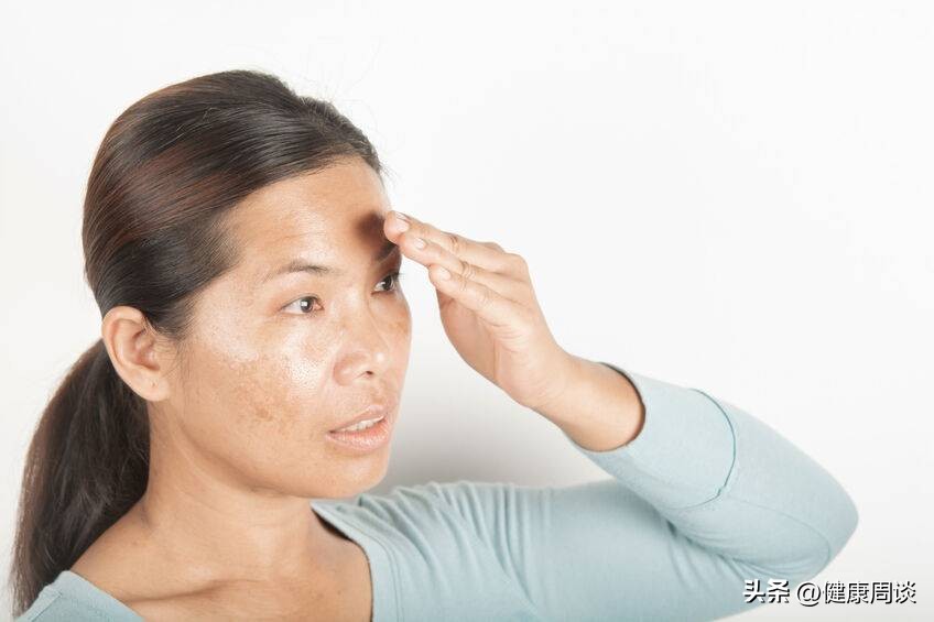 免疫系统疾病身上会长小红点,身上小红点各种疾病对应图片