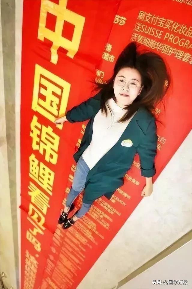 被亿元砸中的信小呆，明明拥有了亿元大奖，为什么却如此凄惨？