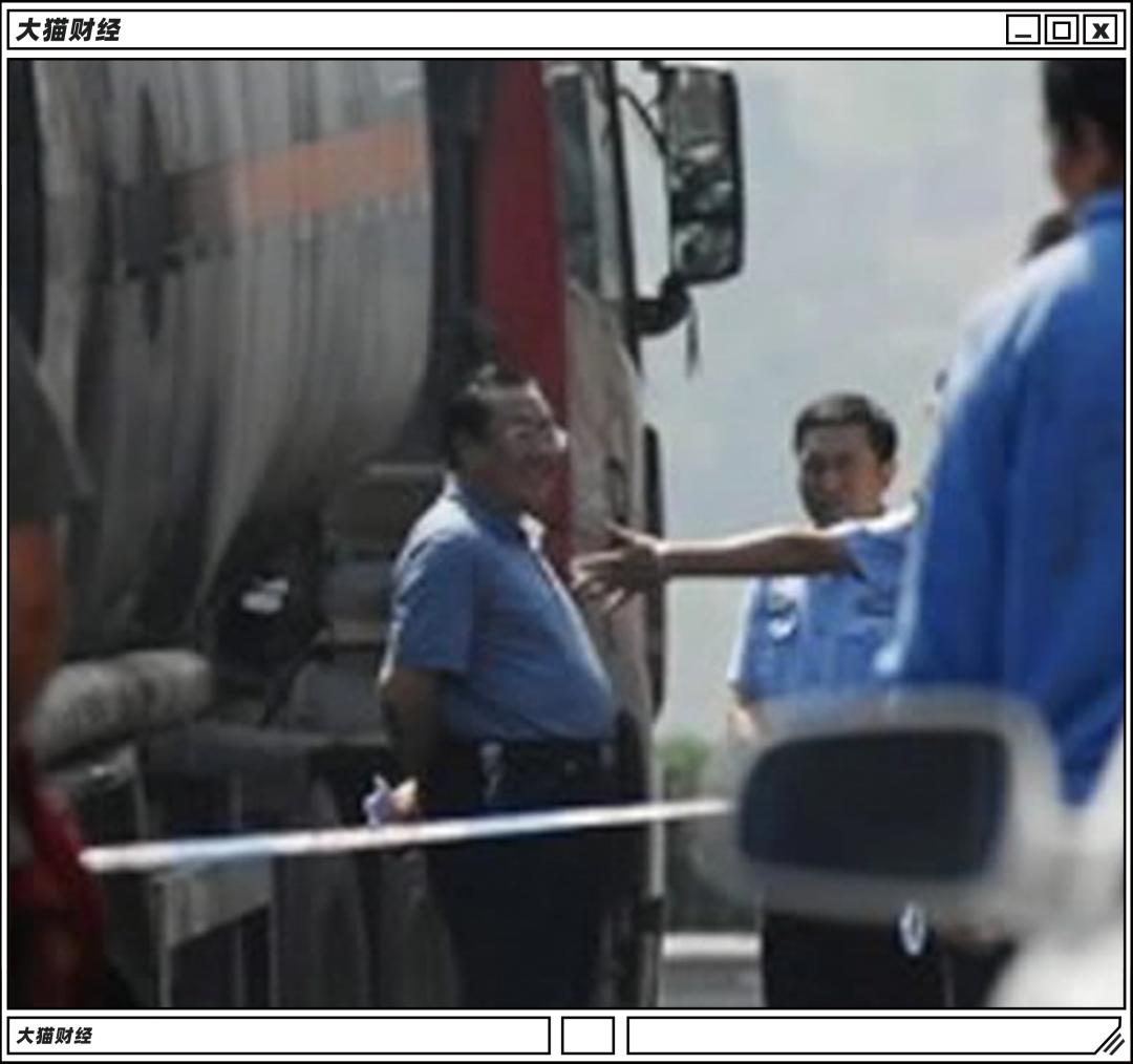 劳力士绿水鬼在阳光照射久会发光,劳力士绿水鬼有不带日历的吗