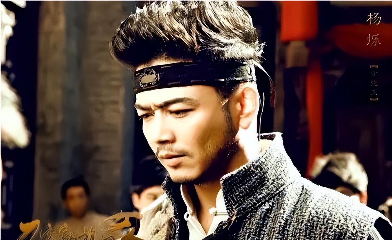 杨烁终于活成你想要的样子,杨烁从年轻到现在颜值变化