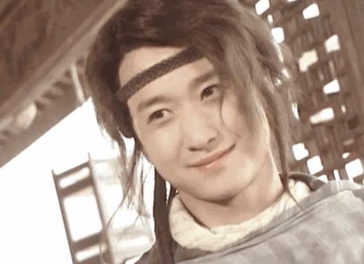 内娱“纯爱战狼”，土尬示爱却另类出圈？网友：真夫妻就是放得开