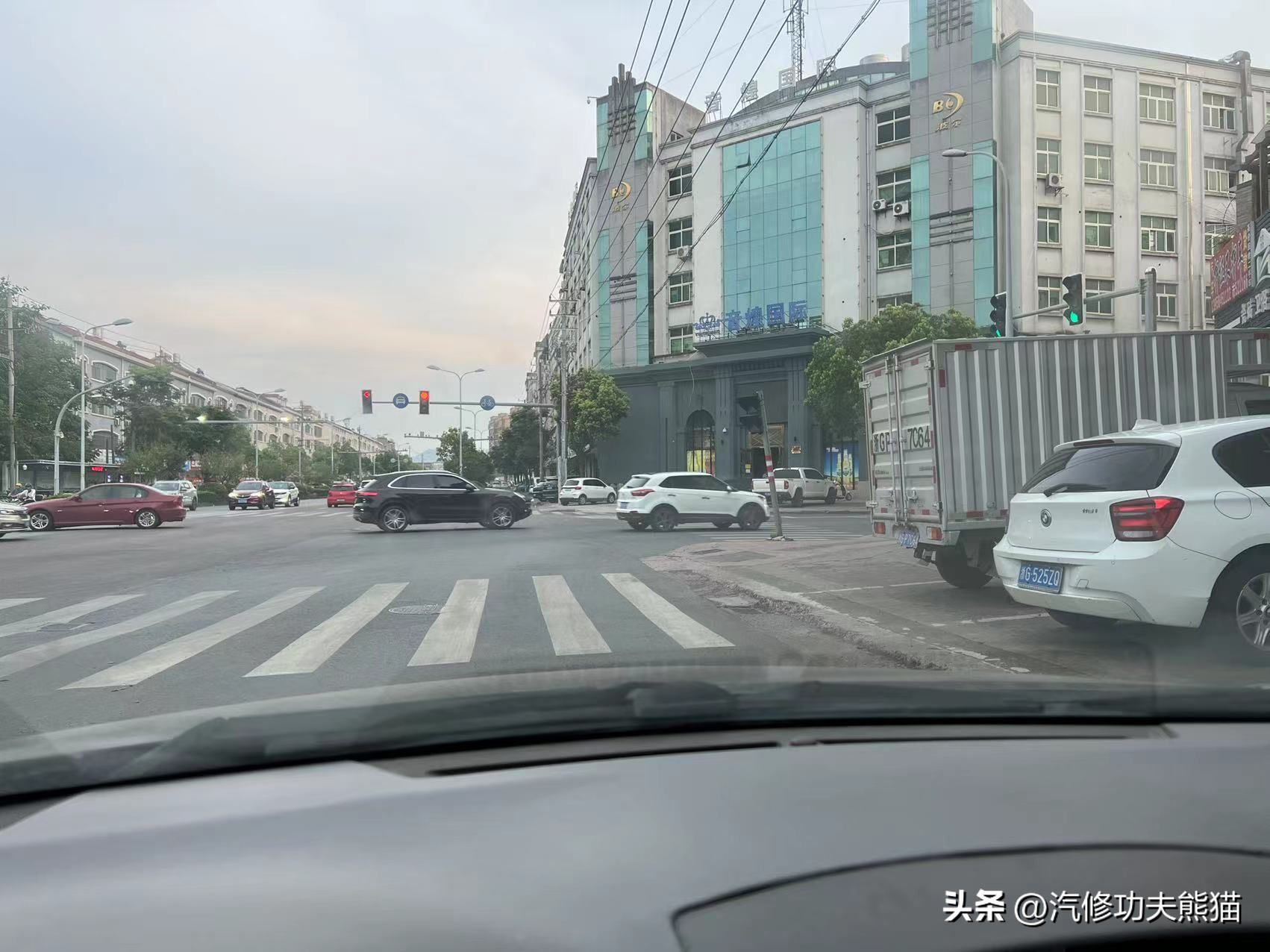 凯美瑞路上趴窝,一车传三代的丰田