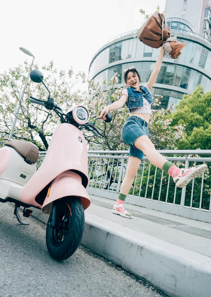 9号电动车c90和小牛电动车哪个好,九号电动车bmax90和小牛uqi的区别