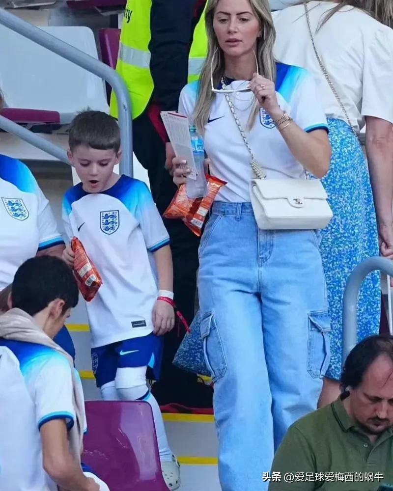 曼城太太团争奇斗艳,太太团斗艳