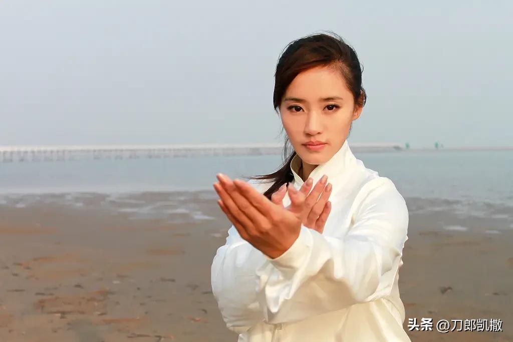 秋雅为什么突然火到国外,秋雅怎么不红