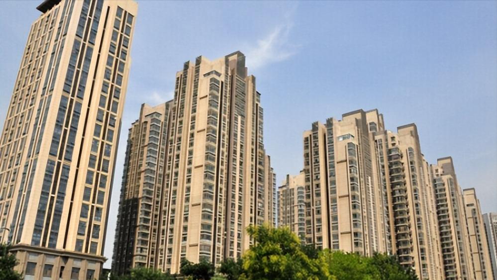 买房签完合同交了定金房东违约,买房合同签了买主反悔