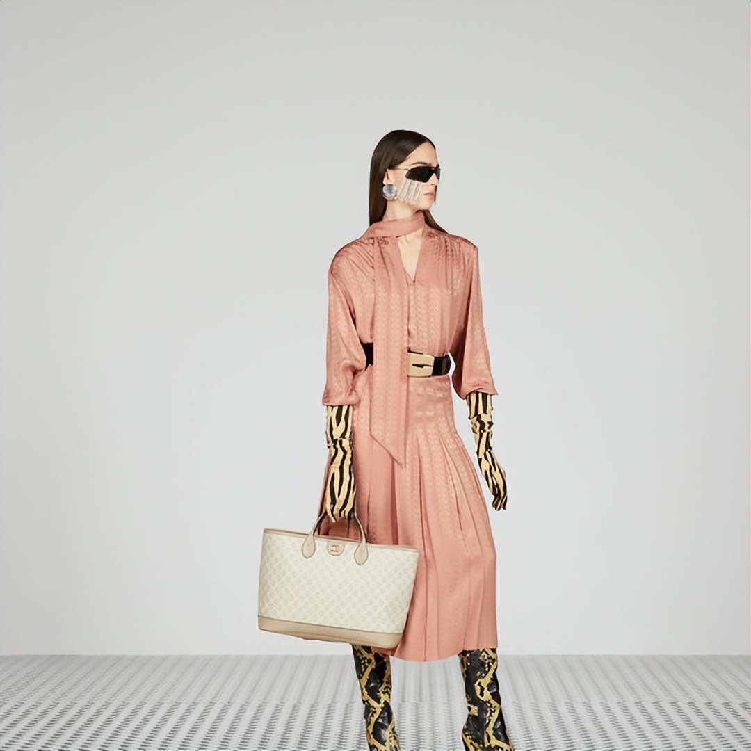 gucciophidia托特包有几个号黑色,托特包gucci新款